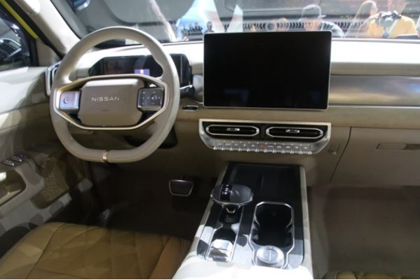 引領(lǐng)皮卡新進(jìn)階 鄭州日產(chǎn)全球化產(chǎn)品突破在即1181.jpg