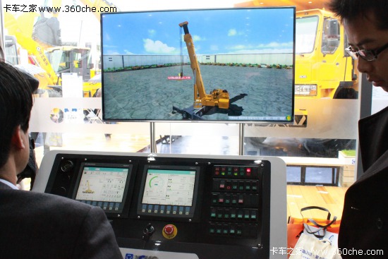 寶馬展:駕駛模擬系統(tǒng)讓你做一把司機(jī)