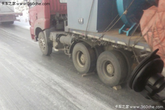 冬季行車不遭罪 細(xì)'扒'隨車必備保障品