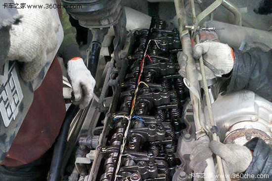 冬季行車不遭罪 細(xì)'扒'隨車必備保障品