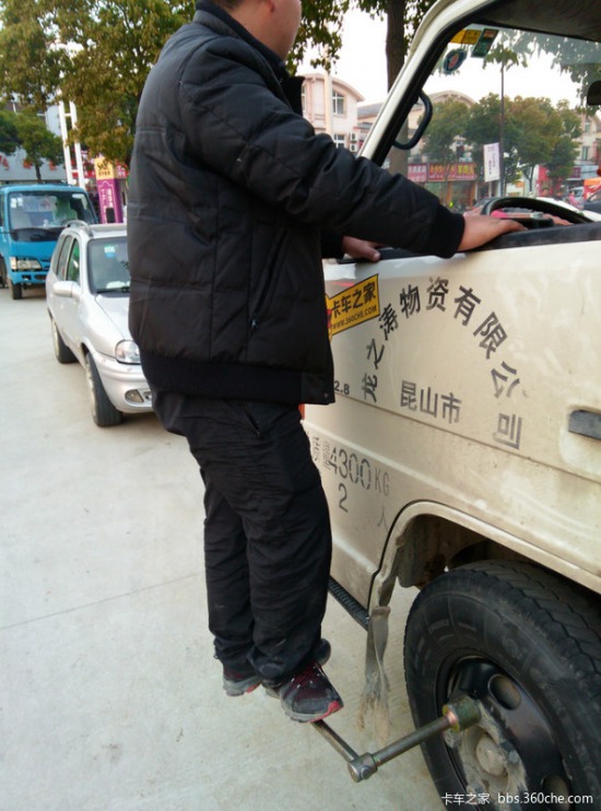 卸不動輪胎怎么辦 增力扳手分分鐘搞定