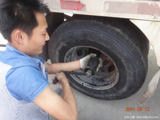 卸不動輪胎怎么辦 增力扳手分分鐘搞定