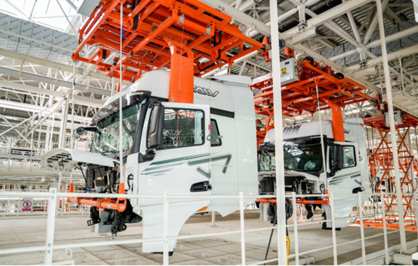 11.1 “金九銀十”商用車市場誰主沉浮?一汽解放以實力作答1394.jpg