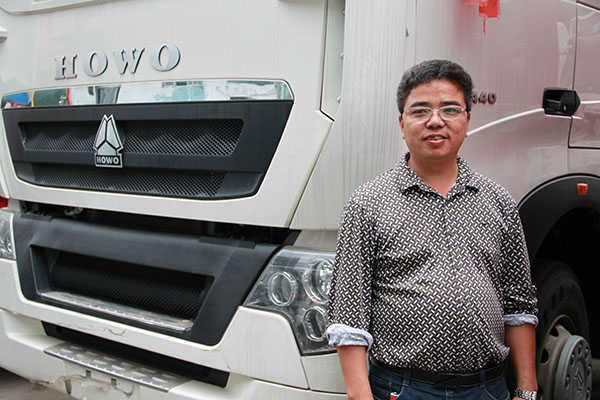 劉儀方從一名車管成長(zhǎng)為一家物流公司的負(fù)責(zé)人.JPG