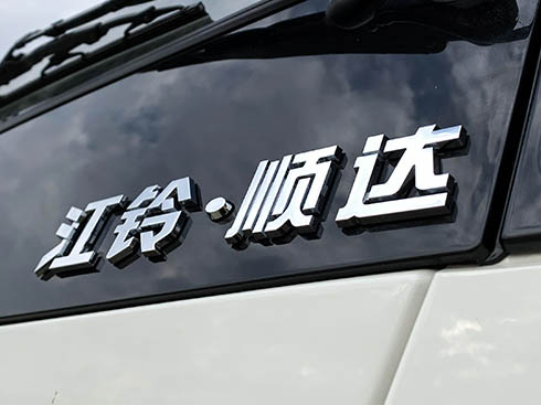 _(d)С׌pǰM(jn)һ(g)ʲô¶λ