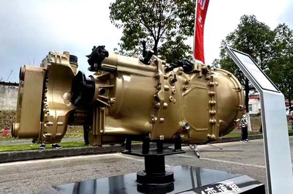 0619-V2【卡車之友】東風(fēng)龍擎 3.0 動力鏈:以場景驅(qū)動重構(gòu)商用車高效運營價值體系2161.jpg