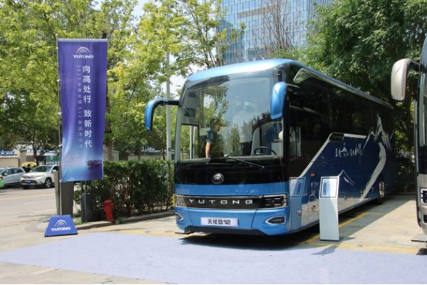 宇通客車:以高端化引領(lǐng)行業(yè)向高處行(修改)1453.jpg