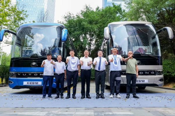 宇通客車:以高端化引領(lǐng)行業(yè)向高處行(修改)207.jpg