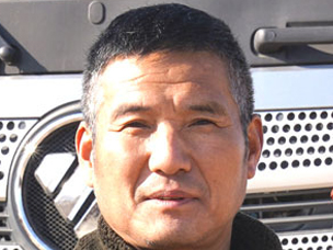 誰敢橫刀立馬,還看歐曼重卡