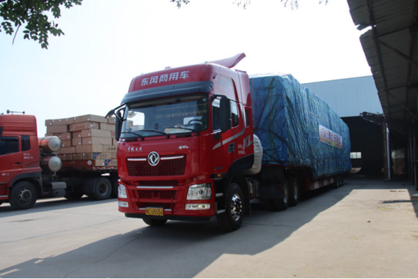 龍擎效能成就高效物流 河南布鞋之都發(fā)展再添新動能(給新建)2111.jpg