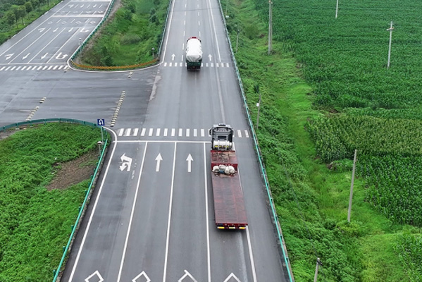 魏師傅:法士特自動擋+液緩 川陜高速“爬坡不慫、下坡不慌”(818)1610.jpg