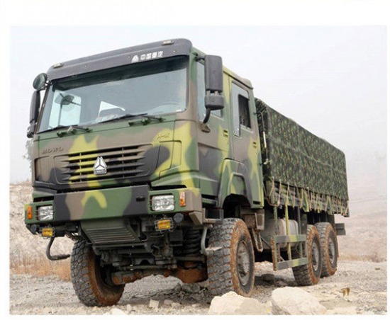 神秘又威武 出口重汽豪沃軍車圖片集錦