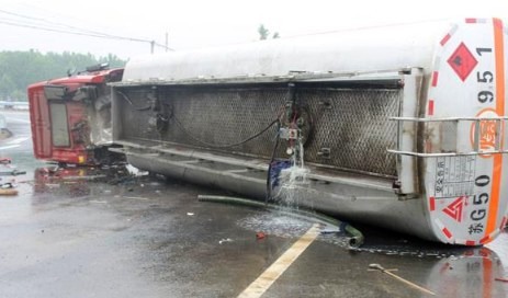 槽罐車柴油泄露 多方協(xié)力漏油成功倒灌