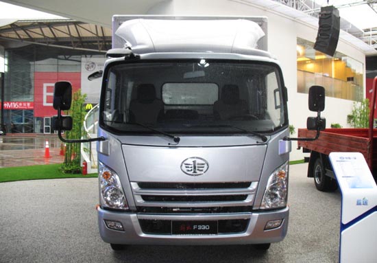 一汽通用汽車 解放F330現(xiàn)場實拍圖.JPG