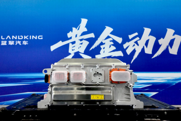 黃金動力破浪行 濰柴藍擎以電為墨繪新章(給企業(yè)審)(0707)797.jpg