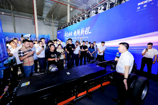 黃金動力破浪行 濰柴藍擎以電為墨繪新章(給企業(yè)審)(0707)171.jpg