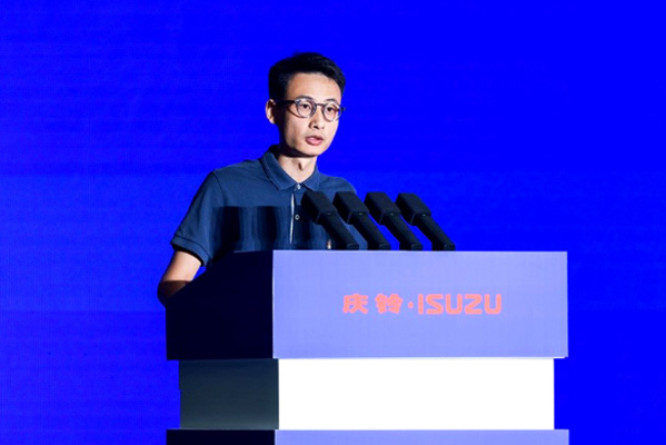 從合資典范到自主創(chuàng)新:慶鈴汽車創(chuàng)新發(fā)展大會(huì)在渝舉行 多技術(shù)路徑新品重磅發(fā)布(給企業(yè)審)(2)671.jpg