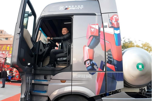 歐曼星輝 16L 大馬力燃?xì)鉅恳囥y川上市 57 臺首日訂單印證西北物流破局實力(定)(2)1261.jpg