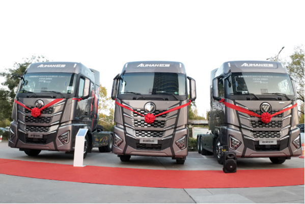 歐曼星輝 16L 大馬力燃?xì)鉅恳囥y川上市 57 臺首日訂單印證西北物流破局實力(定)(2)1103.jpg