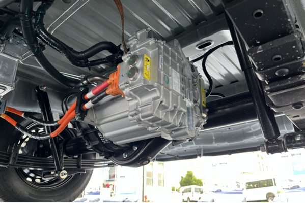 后驅(qū)8方 還能賺能省 東風(fēng)睿立達(dá)V8E廣開財(cái)路934.jpg