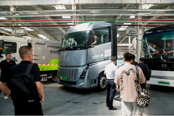 【0811初審-卡車之友】塞北春雷動,醇氫破堅冰:液態(tài)新能源開啟內(nèi)蒙古綠色運輸新紀(jì)元(配圖給企業(yè)審并給新建發(fā))1659.