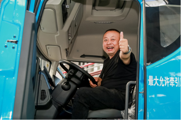 【0811初審-卡車之友】塞北春雷動,醇氫破堅冰:液態(tài)新能源開啟內(nèi)蒙古綠色運輸新紀(jì)元(配圖給企業(yè)審并給新建發(fā))1217.