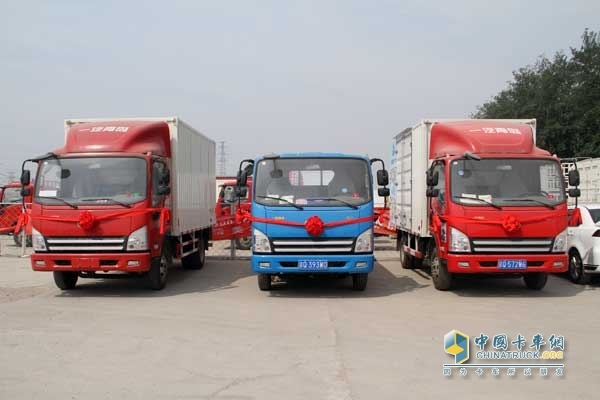 匹配錫柴發(fā)動(dòng)機(jī)的青島解放中卡產(chǎn)品