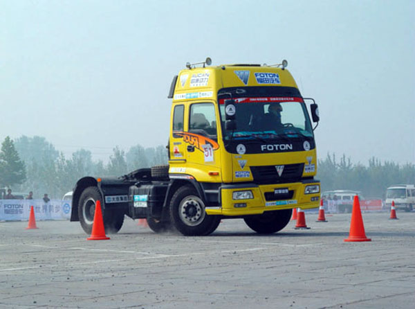 【稿件二:卡賽參賽稿】 歐曼攜第四代賽車出征中國卡車公開賽【定】1122.jpg