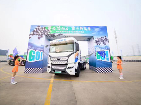 新能源重卡全場(chǎng)景極限挑戰(zhàn)賽 宇通重卡秀出肌肉