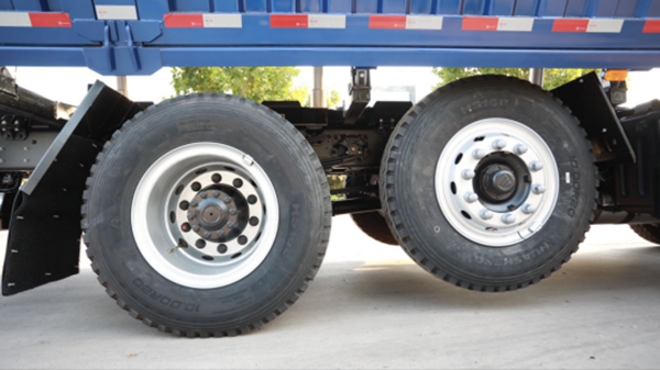 滿足不同市場需求 實拍大金剛ES7(8x2)國六工程車(改1)1663.jpg