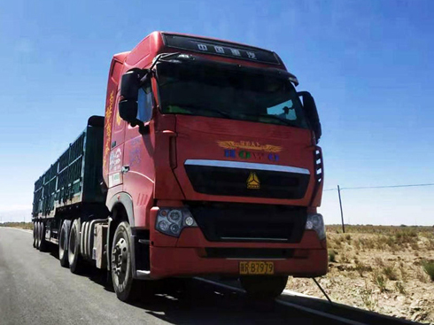 青藏公路運(yùn)輸,還得是我大豪沃