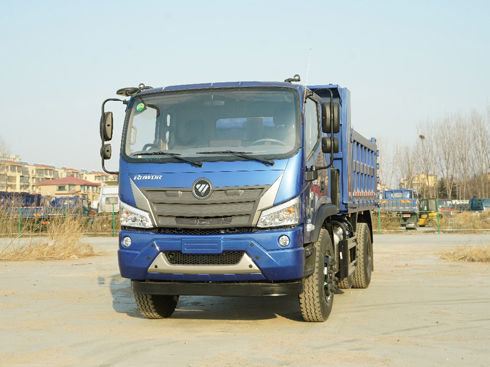 兩軸秒變?nèi)S 實拍瑞沃金剛炮6x2懸浮橋自卸車