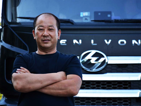 跟車實錄:集裝箱倒短運輸,我看好紅巖杰獅H6