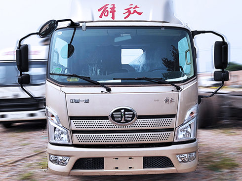 輕卡領(lǐng)軍車型 一汽解放輕卡領(lǐng)途實拍解析