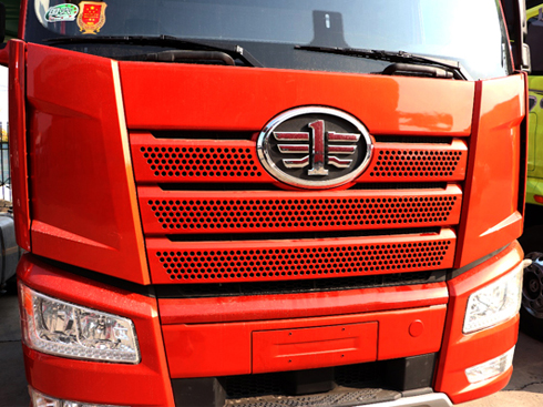 460馬力+12擋全鋁箱 實拍一汽解放J6P重卡