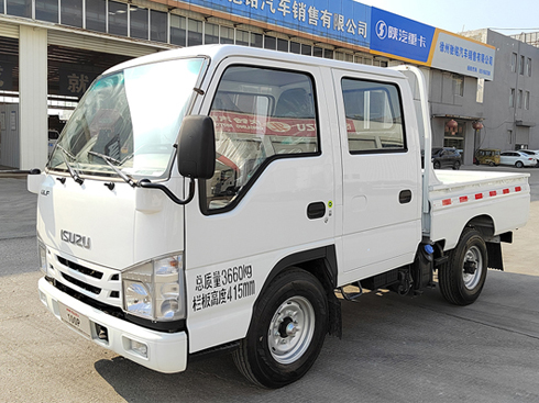 雙排駕駛室+2.5L動(dòng)力 慶鈴五十鈴ELF 100P實(shí)拍解析