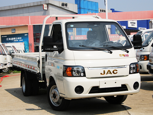 靈活小巧 合規(guī)拉1.8噸,江淮愷達X5實拍解析