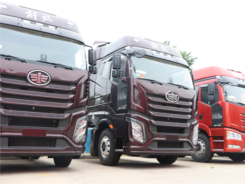 繼承“神車”J6強大基因!實拍解放J6V-520馬力牽引車