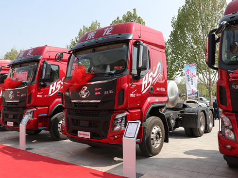 整車輕至8.08T 更省氣的燃?xì)鉅恳囻{到