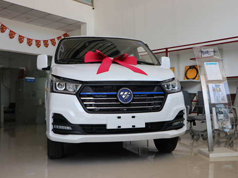 2.7米內(nèi)長+280km續(xù)航 實(shí)拍風(fēng)景智藍(lán)G5 6座版