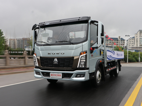 8AT?盤它!試駕中國重汽HOWO統(tǒng)帥輕卡
