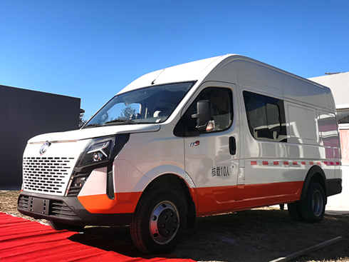 東風(fēng)御風(fēng)舉行鐵路雙軌探傷車展示會