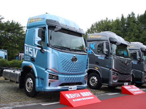 320馬力最美綠通房車乘龍H5V搶鮮而來(lái)