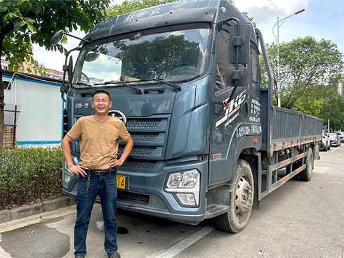 駕齡越長,膽子越小:李師傅與解放JK6的不解之緣