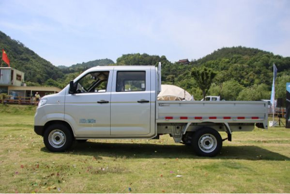 時尚 好開 省錢 價格合適 開瑞小卡雙排王X3 電動343.jpg