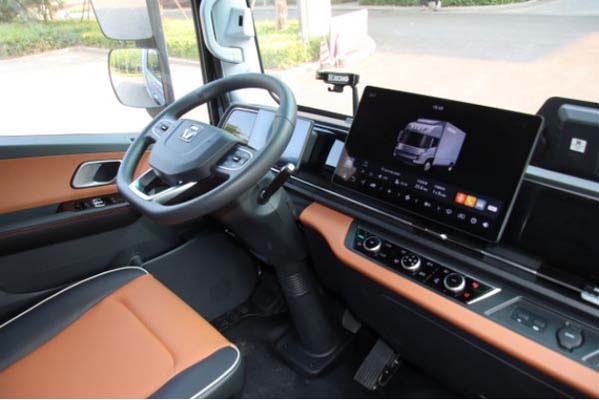 4米4廂長(zhǎng) 能量智控 徐工漢界輕卡重塑價(jià)值邊界(審核并修改過(guò))2327.jpg