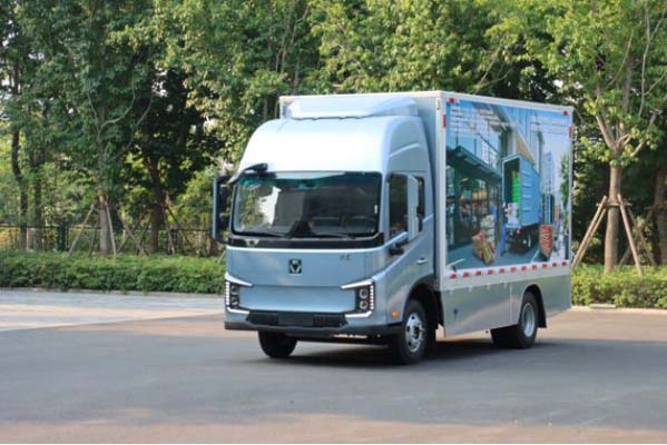 4米4廂長(zhǎng) 能量智控 徐工漢界輕卡重塑價(jià)值邊界(審核并修改過(guò))2424.jpg