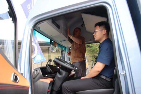 4米4廂長(zhǎng) 能量智控 徐工漢界輕卡重塑價(jià)值邊界(審核并修改過(guò))2151.jpg