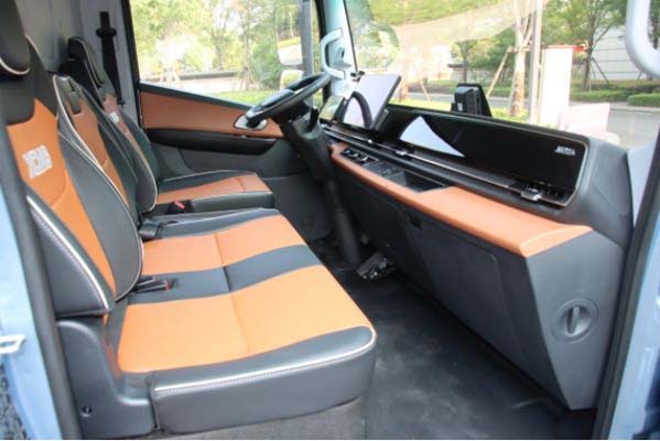 4米4廂長(zhǎng) 能量智控 徐工漢界輕卡重塑價(jià)值邊界(審核并修改過(guò))2220.jpg