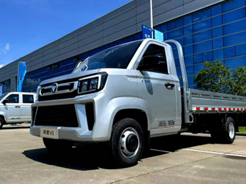 祥菱V5:寬體重載小貨車的破局之道